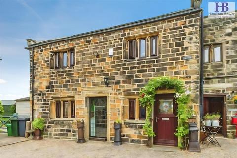 2 bedroom cottage for sale, Saxon Court, Wyke, Bradford