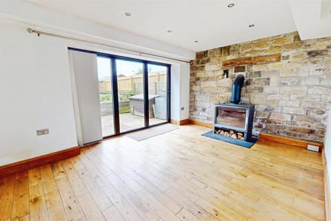 2 bedroom cottage for sale, Saxon Court, Wyke, Bradford