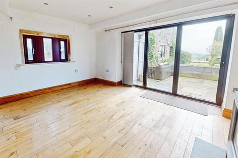 2 bedroom cottage for sale, Saxon Court, Wyke, Bradford