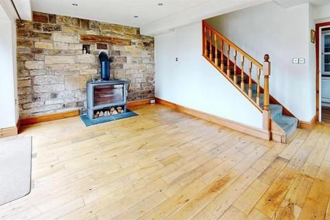 2 bedroom cottage for sale, Saxon Court, Wyke, Bradford