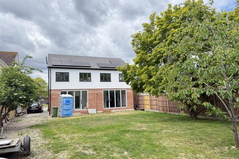 4 bedroom semi-detached house for sale, Sevenoaks Way, Orpington BR5