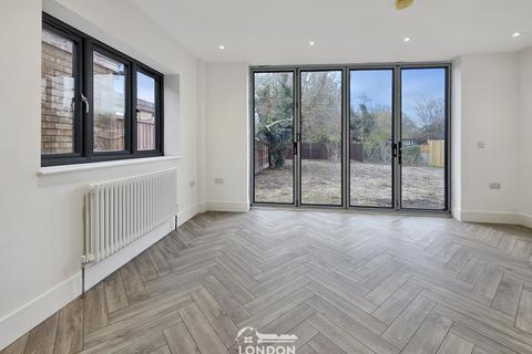 4 bedroom semi-detached house for sale, Sevenoaks Way, Orpington BR5