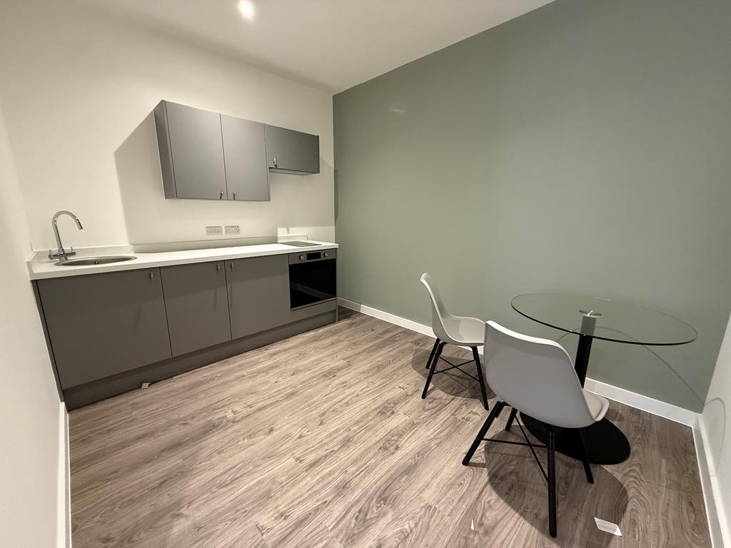 Apartment in Southampton - View 4