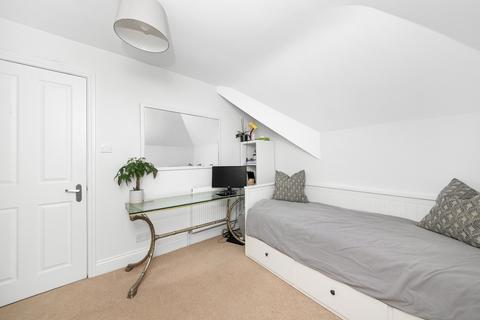 2 bedroom apartment to rent, Northampton Road, Croydon, CR0