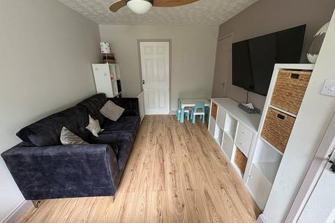 2 bedroom end of terrace house for sale, Chaselands, Burntwood