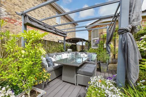 1 bedroom ground floor flat for sale, 138 Staplers Road, Newport PO30