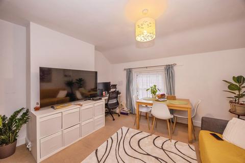 2 bedroom apartment for sale, Waverley Road, Southsea