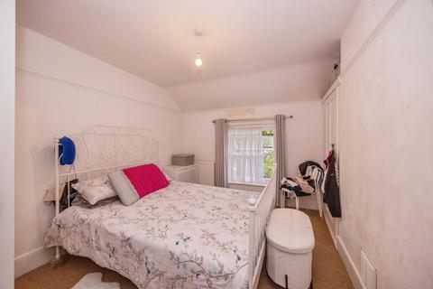 2 bedroom apartment for sale, Waverley Road, Southsea