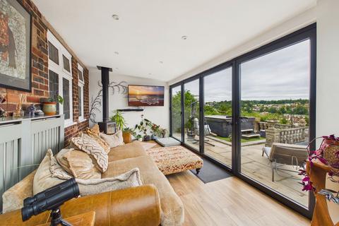 undefined, Barnfield, Crediton, EX17