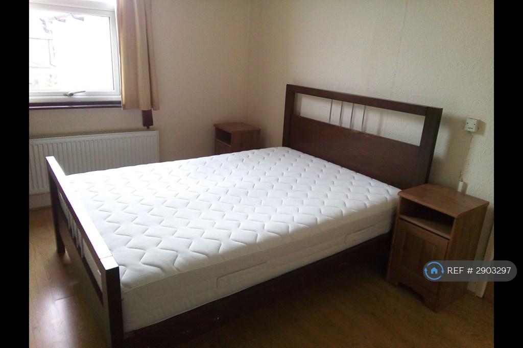 Apartment in Cambridge, Petersfield - View 5