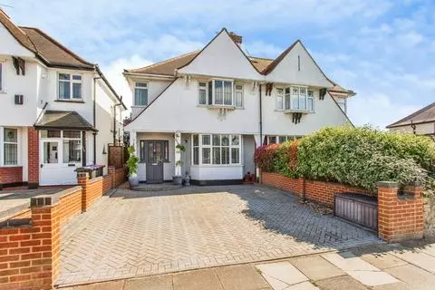 3 bedroom semi-detached house for sale, Southend-on-Sea