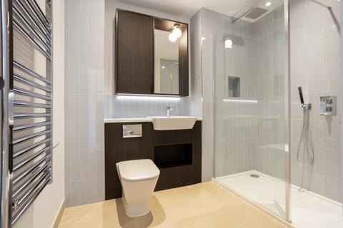 2 bedroom flat to rent, Albion Way Horsham RH12