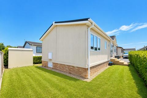 2 bedroom park home for sale, Lechlade Court, Faringdon Road, Lechlade