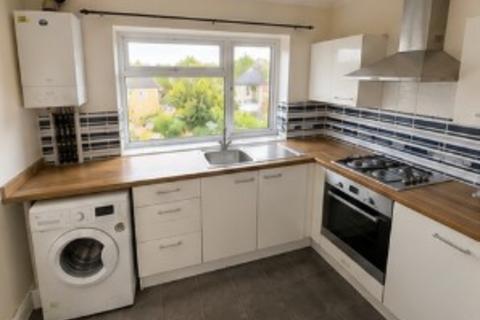 3 bedroom flat to rent, Hampton Road, Ilford, Essex, IG1