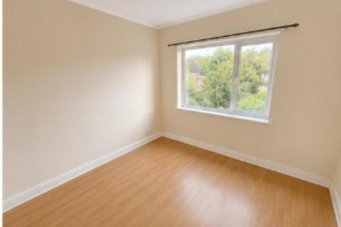 3 bedroom flat to rent, Hampton Road, Ilford, Essex, IG1