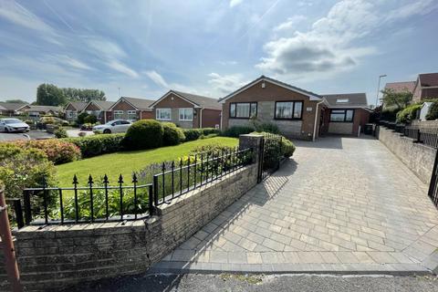 3 bedroom detached bungalow for sale, 33 Chichester Crescent, Chadderton, Oldham, OL9 0RW