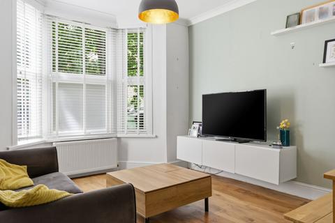 2 bedroom flat for sale, Buckland Road, London E10