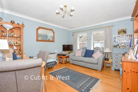 2 bedroom flat for sale, Melbourne Road, Chichester, West Sussex