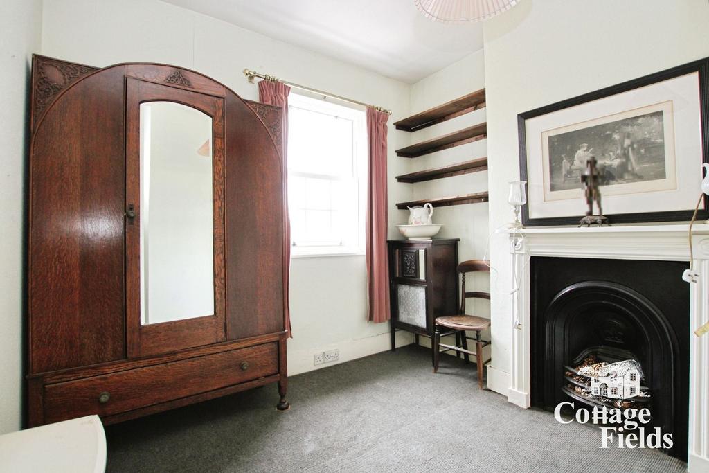 Bedroom, fireplace