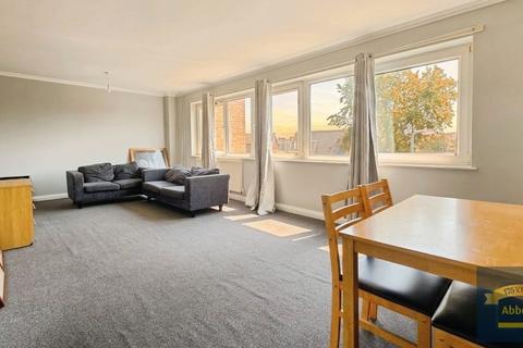3 bedroom house to rent, St. Lukes Close, Colchester, CO4
