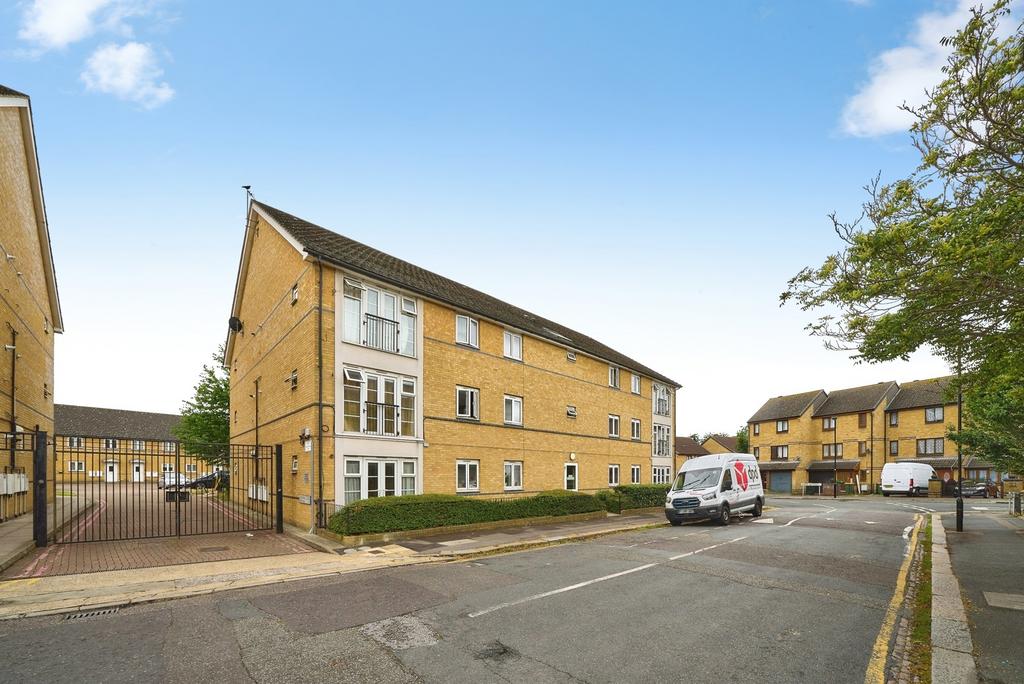 2 bedroom flat for sale
