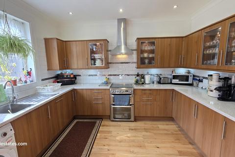 3 bedroom terraced house for sale, Brunswick Park Road, New Southgate N11