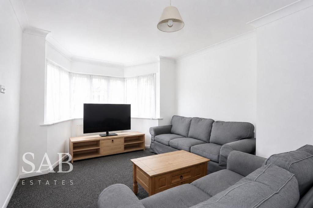 3 bedroom semi-detached house to rent