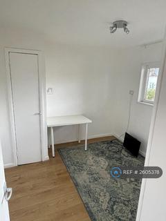 3 bedroom flat to rent, Greyhound Road, London, W6
