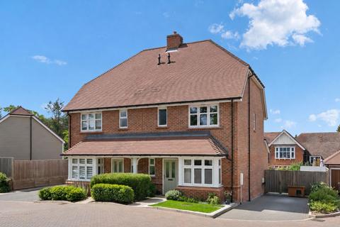 Clarence Mews, Leatherhead, KT22