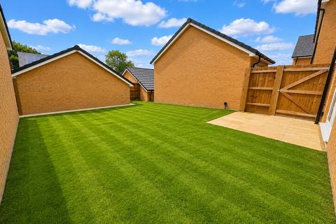 4 bedroom detached house for sale, Orchard Drive, St. Albans