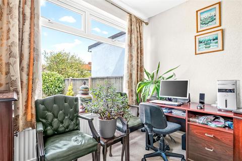2 bedroom bungalow for sale, Somerville Road, Chadwell Heath