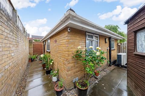 1 bedroom detached bungalow for sale, Carew Road, Wallington SM6