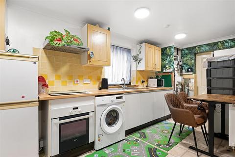 1 bedroom detached bungalow for sale, Carew Road, Wallington SM6