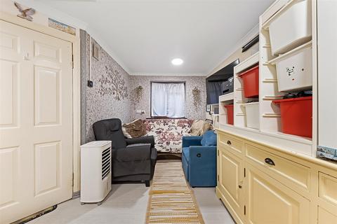 1 bedroom detached bungalow for sale, Carew Road, Wallington SM6