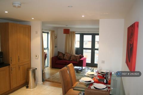 3 bedroom penthouse to rent, Kenninghall Road, London, E5