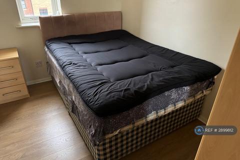2 bedroom flat to rent, Cherry Blossom Close, Palmer Green, N13