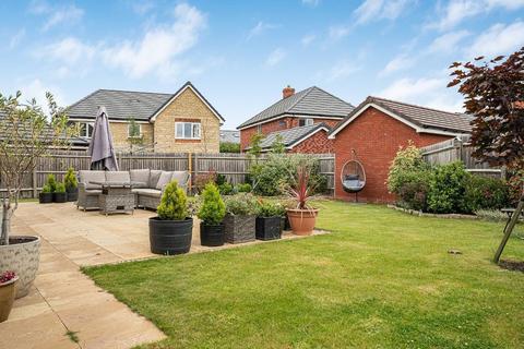 undefined, Cam, Dursley GL11