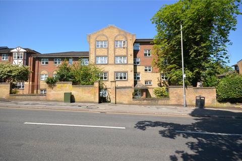 2 bedroom apartment for sale, Knights Field, Luton, Bedfordshire, LU2