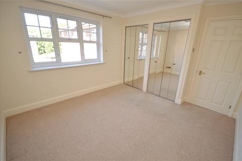2 bedroom apartment for sale, Knights Field, Luton, Bedfordshire, LU2