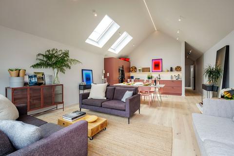 undefined, Harts Yard, Surrey GU9