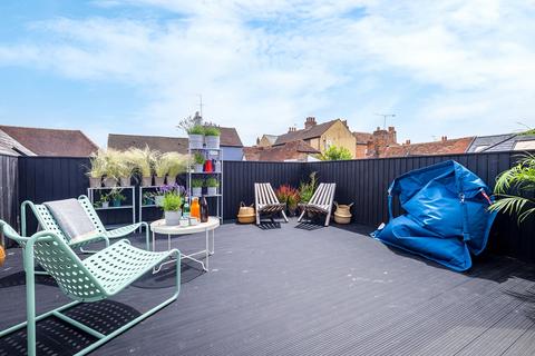 undefined, Harts Yard, Surrey GU9
