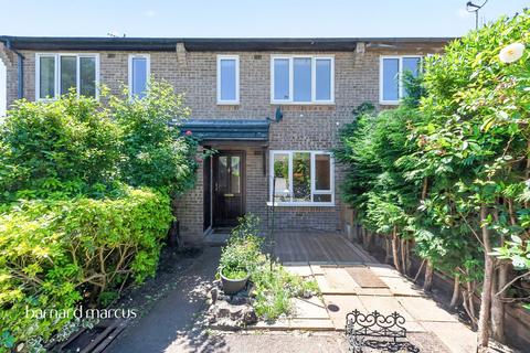 1 bedroom end of terrace house for sale, Friars Avenue, London