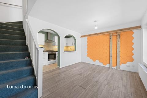 1 bedroom end of terrace house for sale, Friars Avenue, London