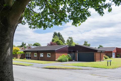 4 bedroom bungalow for sale, Denehurst Parkway, Northwich CW8