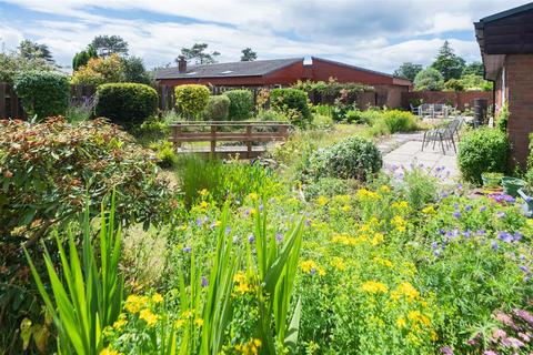 4 bedroom bungalow for sale, Denehurst Parkway, Northwich CW8
