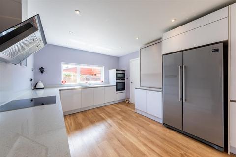 4 bedroom bungalow for sale, Denehurst Parkway, Northwich CW8