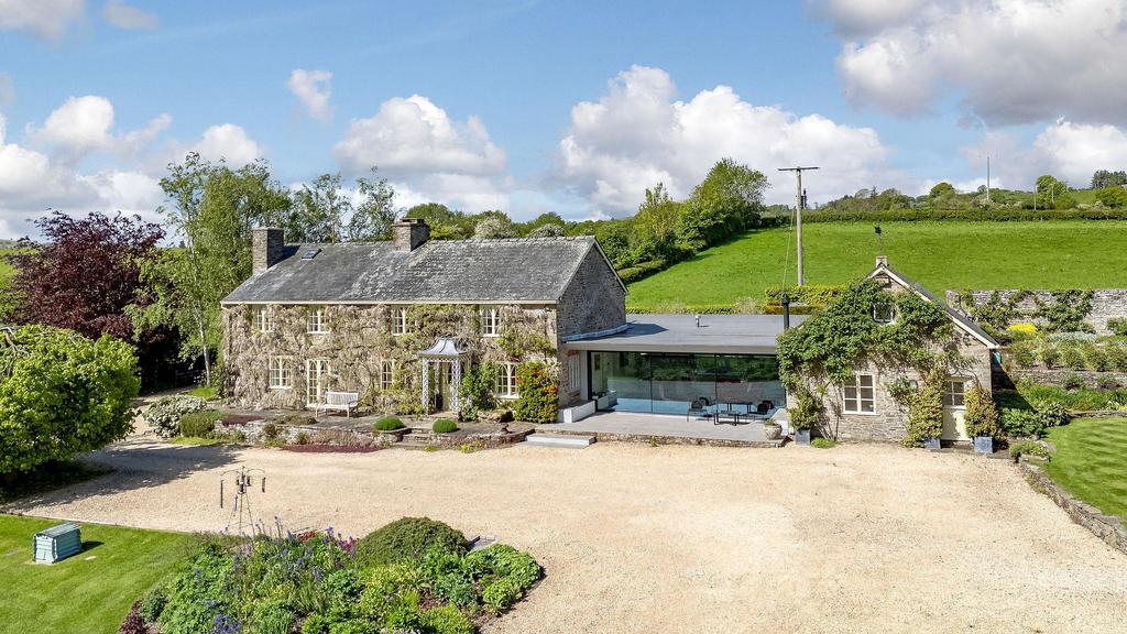 4 bedroom farm house for sale