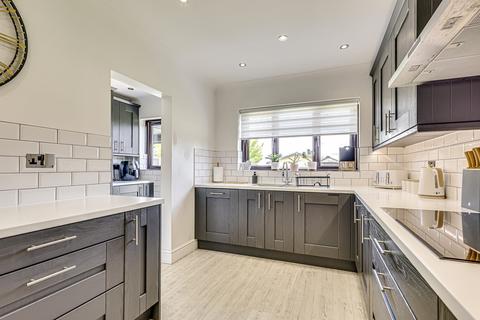 4 bedroom detached house for sale, Crouch Meadow, Hockley, SS5