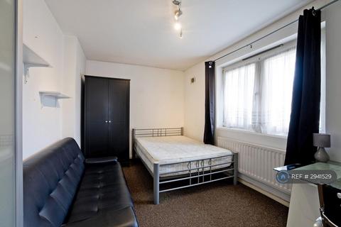 4 bedroom flat to rent, Westerham, London, NW1