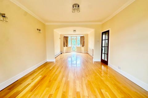 3 bedroom semi-detached house to rent, London N12